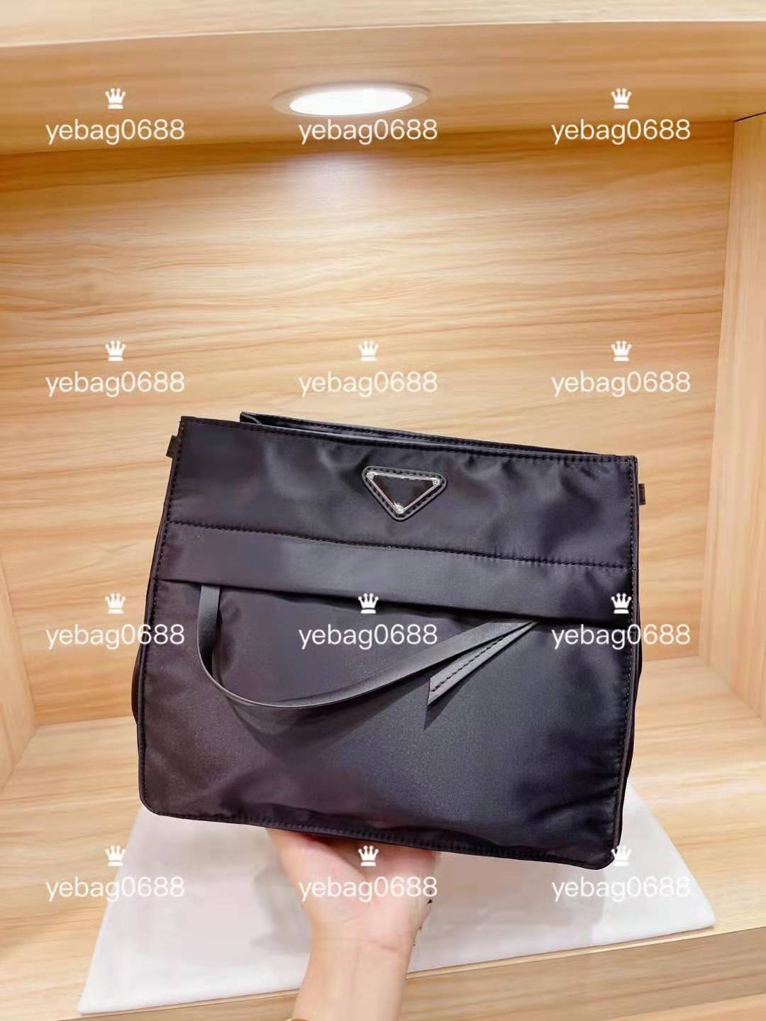 NEW men canvas leather Designers Messenger bags High luxury nylon Postman's bag Classic Handbag Briefcase Crossbody Good superior quality Wallet, Customize
NEW men canvas leather Designers Messenger bags High luxury nylon Postman's bag Classic Handbag Briefcase Crossbody Good superior quality Wallet, Customize