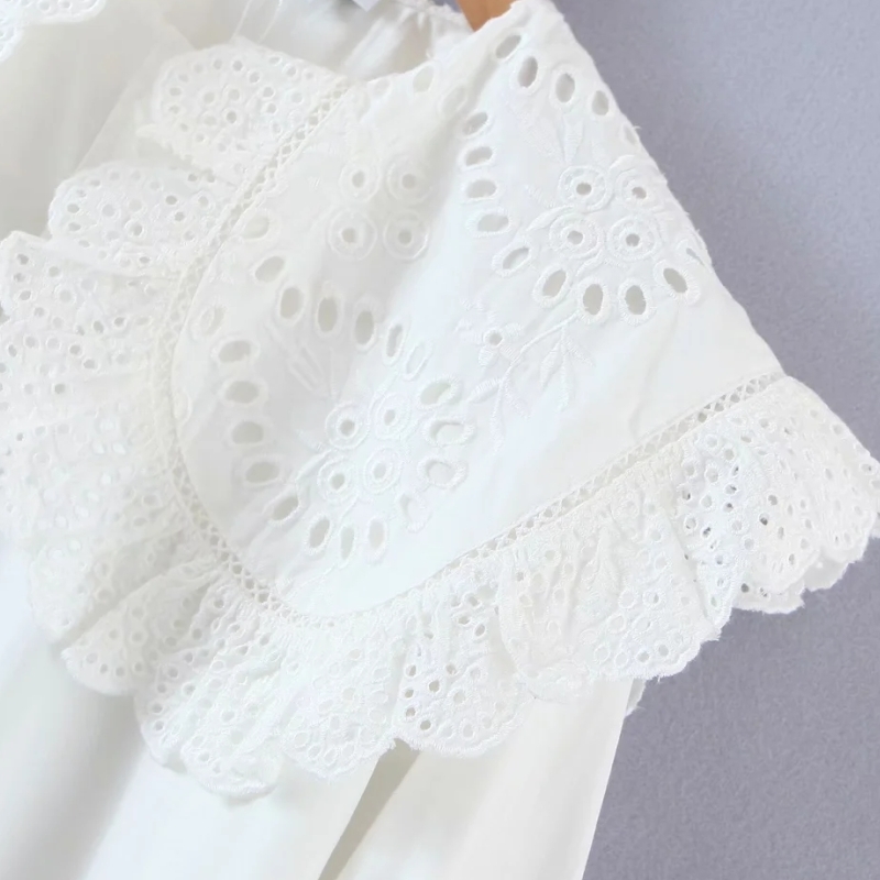 Women Hollow Embroidery Turndown Collar White Shirts Female Long Sleeve Blouses Casual Lady Loose Tops Blusas S8277 210430