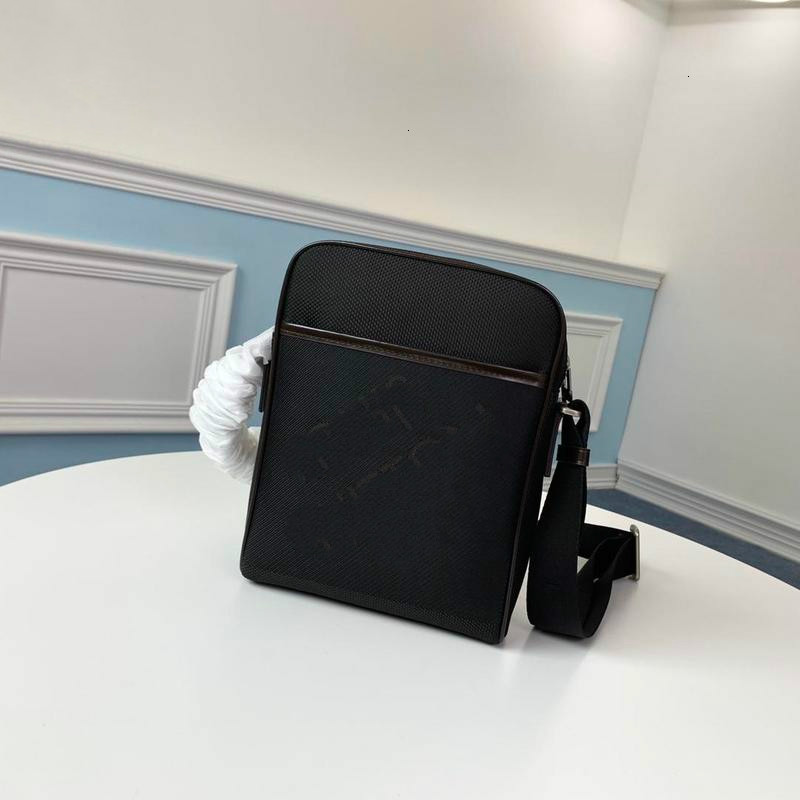 M93223 Fashion shoulder bag simple MEN HANDBAGS ICONIC BAGS TOP HANDLES SHOULDER BAGS TOTES CROSS BODY BAG CLUTCHES EVENING
M93223 Fashion shoulder bag simple MEN HANDBAGS ICONIC BAGS TOP HANDLES SHOULDER BAGS TOTES CROSS BODY BAG CLUTCHES EVENING