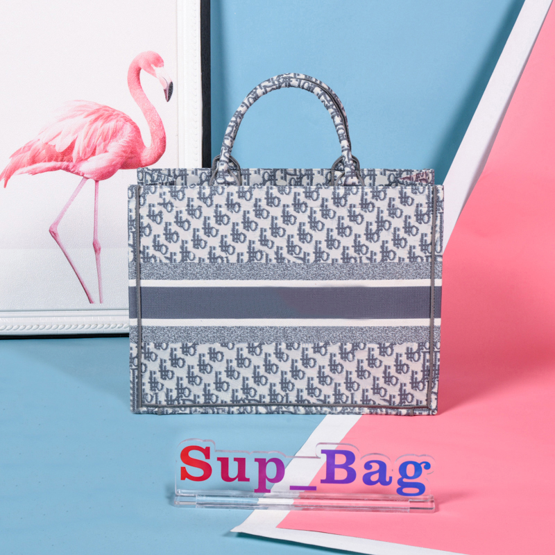Wholesale top woman designer bags fashion high capacity Designer Handbags embroidery shoulder bag cowboy blue crossbodybag shopping travelling handbag with box, Customize
Wholesale top woman designer bags fashion high capacity Designer Handbags embroidery shoulder bag cowboy blue crossbodybag shopping travelling handbag with box, Customize