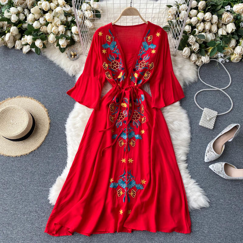 Spring Korean Bohemian Vacation Midi Dress Retro Embroidery Flower Dress Women Chic Flared Sleeve V Neck A-line Dress 210521