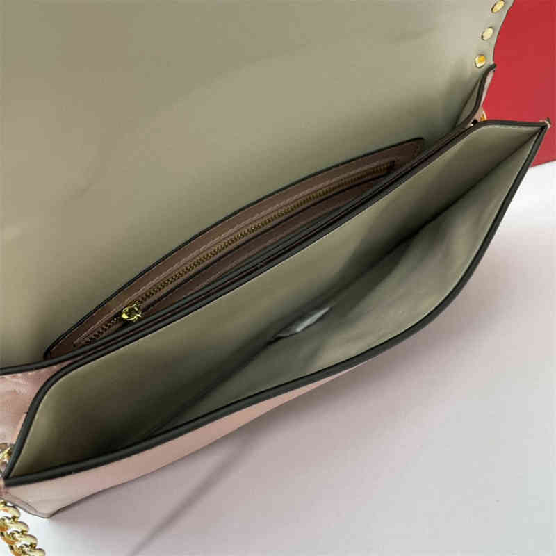 2022Crossbody Bag Women Brand Genuine Leather Shoulder Rockstud Series Luxury Rivet Chain Purse Ladies Fashion Designer Clutch 1, Dark red
2022Crossbody Bag Women Brand Genuine Leather Shoulder Rockstud Series Luxury Rivet Chain Purse Ladies Fashion Designer Clutch 1, Dark red