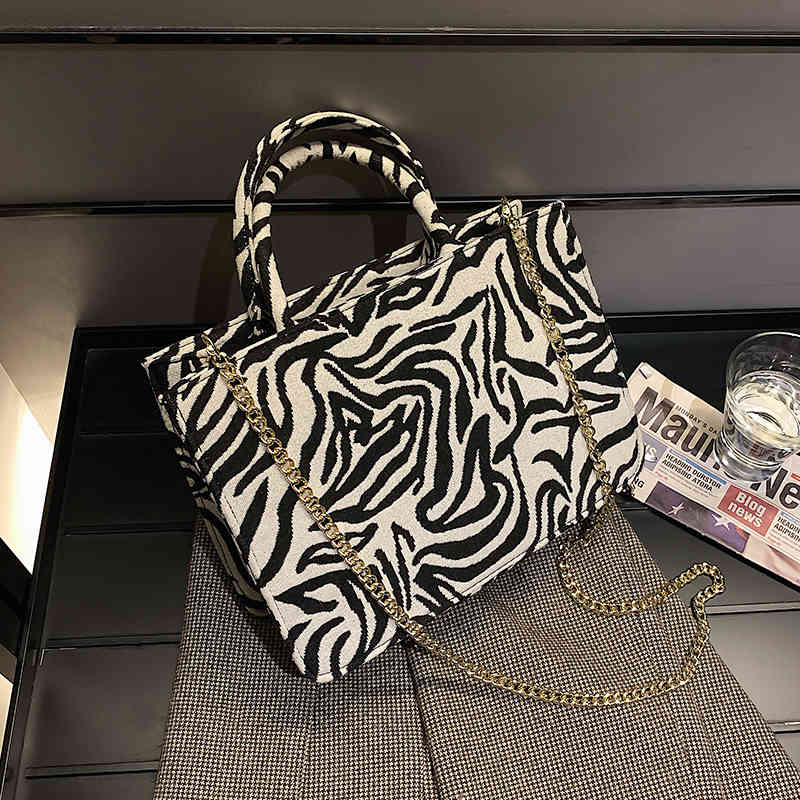 2020 new style Women Bag Handbag Tote Over Shoulder Crossbody Leather Big Brand Leopard Casual Designer Female Bolsas C0326
2020 new style Women Bag Handbag Tote Over Shoulder Crossbody Leather Big Brand Leopard Casual Designer Female Bolsas C0326