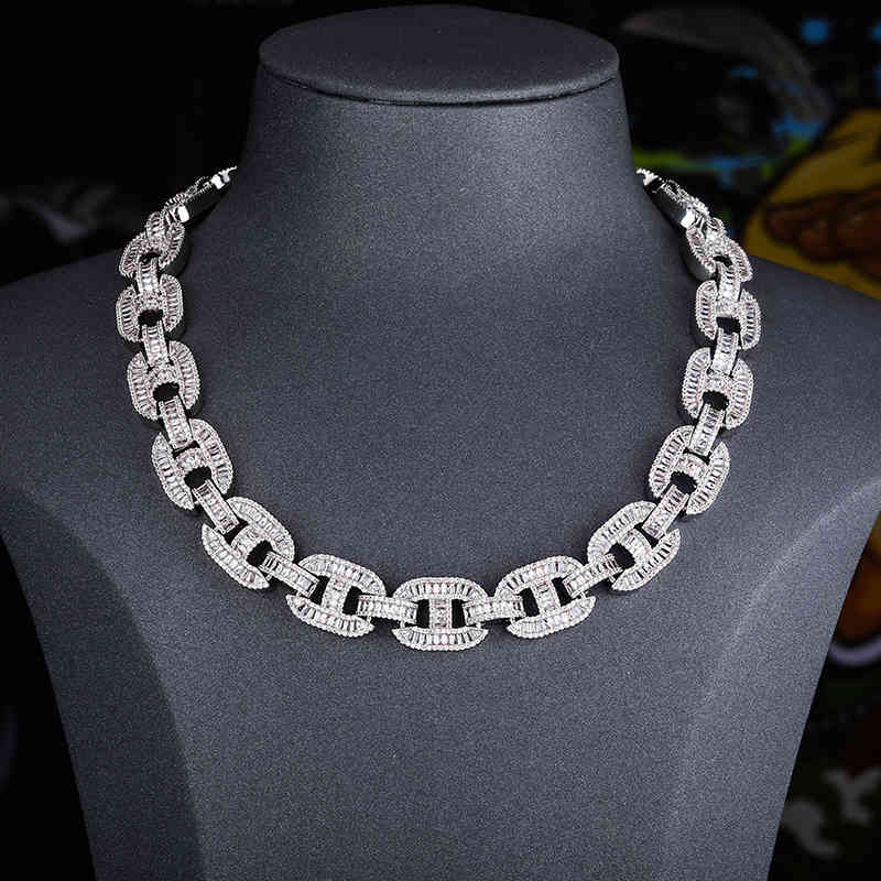 JINAO Miami 15mm Prong Setting Cuban Link Chain necklace Keylock Iced Out Cubic Zirconia necklace Hip hop for Men Jewelry X0509
JINAO Miami 15mm Prong Setting Cuban Link Chain necklace Keylock Iced Out Cubic Zirconia necklace Hip hop for Men Jewelry X0509