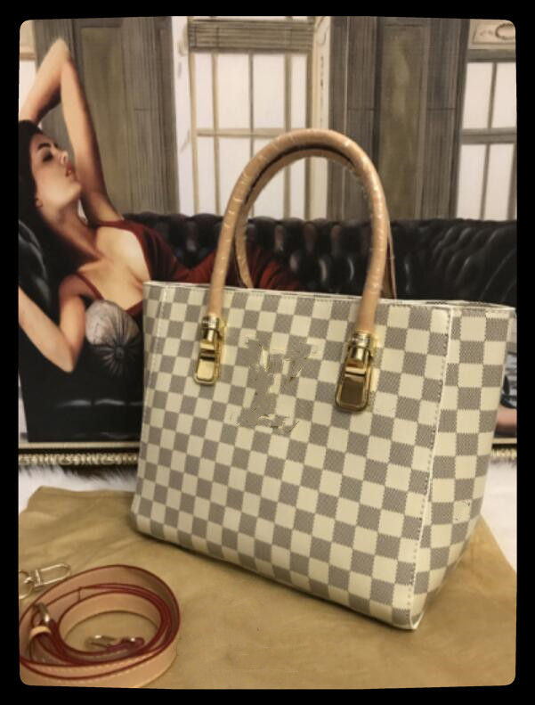 Luxury designer bags handbags purse ladies handbag brand letter leather shoulder messenger bag 688 LVLOUISVITTON VUTTON
Luxury designer bags handbags purse ladies handbag brand letter leather shoulder messenger bag 688 LVLOUISVITTON VUTTON