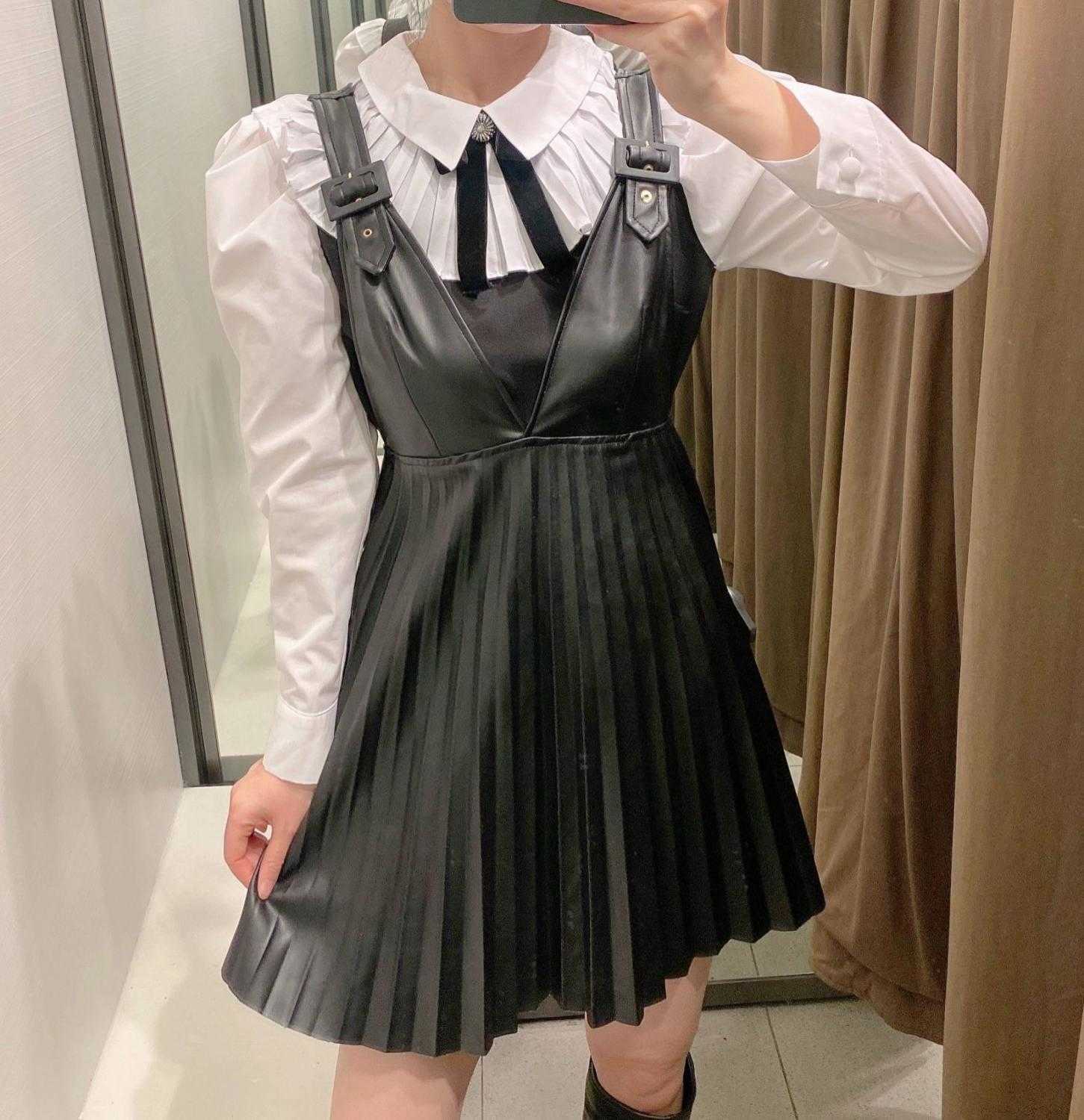 Women Dress PU Pleated V-neck Straps Short Punk Fashion Chic Woman Dress Femme Robe Ropa Mujer Vestidos 210709