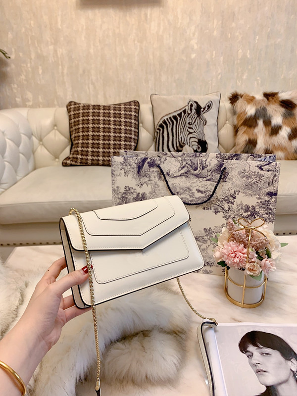 Snake head lady handbag fashion bag leather messenger bag messenger bag handbag letter logo336, Red
Snake head lady handbag fashion bag leather messenger bag messenger bag handbag letter logo336, Red