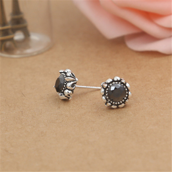 925 sterling silver stud earring with red and black stones American European punk Gothic antique hand-made vintage designer luxury jewelry ear accesso