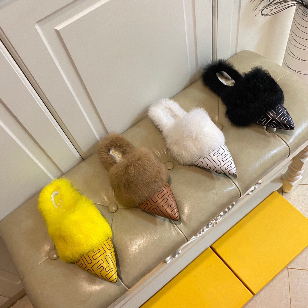 2021 slippers winter Korean version rabbit hair pointed Baotou flat bottom semi trailer female fashion fashionable wear wool size 35-40, Box
2021 slippers winter Korean version rabbit hair pointed Baotou flat bottom semi trailer female fashion fashionable wear wool size 35-40, Box