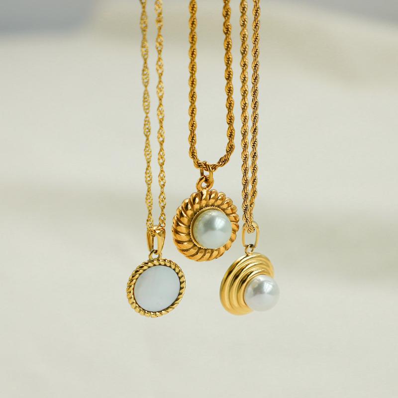 Pendant Necklaces 18k Gold PVD Costing Stainless Steel Pearl Necklace For Women Fashion Croissant Natural Shell Neckalce
Pendant Necklaces 18k Gold PVD Costing Stainless Steel Pearl Necklace For Women Fashion Croissant Natural Shell Neckalce
