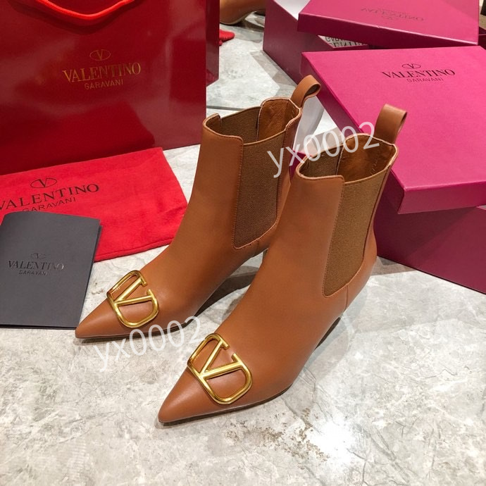 Luxury Designed Cate Boots For Women,Ladies Red Bottom Sole Ankle Boot Chains Paltform Heels Adox Eloise Booty Winter Brand Boot, 02
Luxury Designed Cate Boots For Women,Ladies Red Bottom Sole Ankle Boot Chains Paltform Heels Adox Eloise Booty Winter Brand Boot, 02