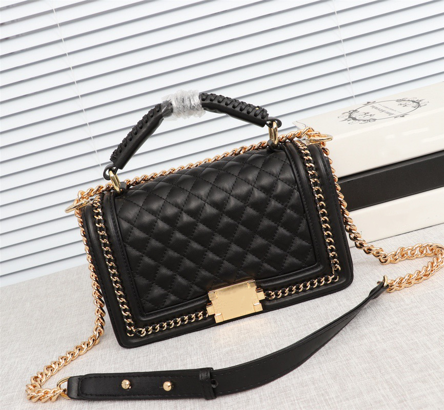 3 colors available Fashion brand Ladies Designer Bags TOP 5A Quality Black Genuine leather Shoulder Bag crossbody handbag Shopping wallet, Make up the difference
3 colors available Fashion brand Ladies Designer Bags TOP 5A Quality Black Genuine leather Shoulder Bag crossbody handbag Shopping wallet, Make up the difference