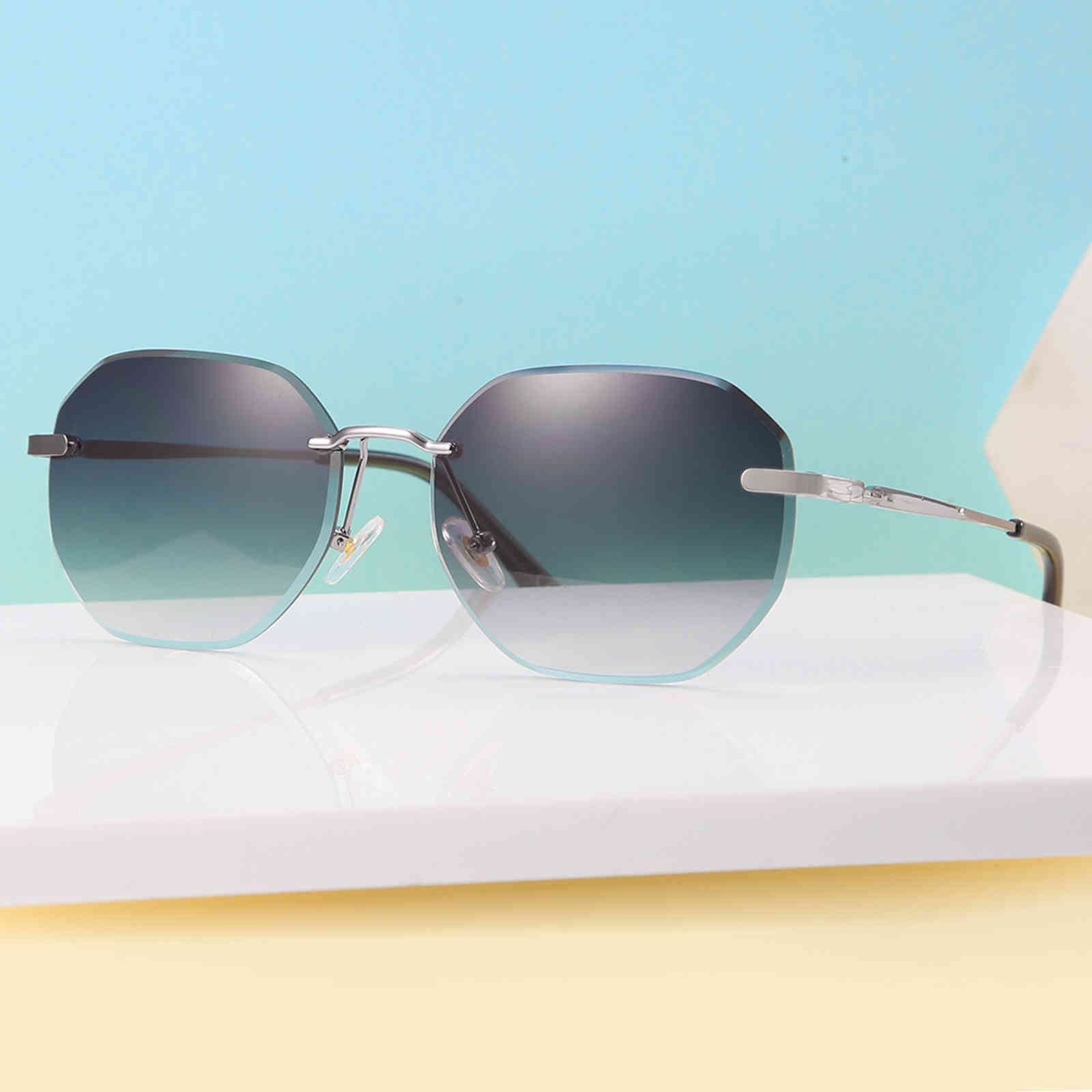 2021 Diamond Cut Sunglass Women Fashion Gentlemen Wholale Driving Shad Outdoor Street Protect Eyewear Gafas De Sol MujerCMVN
2021 Diamond Cut Sunglass Women Fashion Gentlemen Wholale Driving Shad Outdoor Street Protect Eyewear Gafas De Sol MujerCMVN