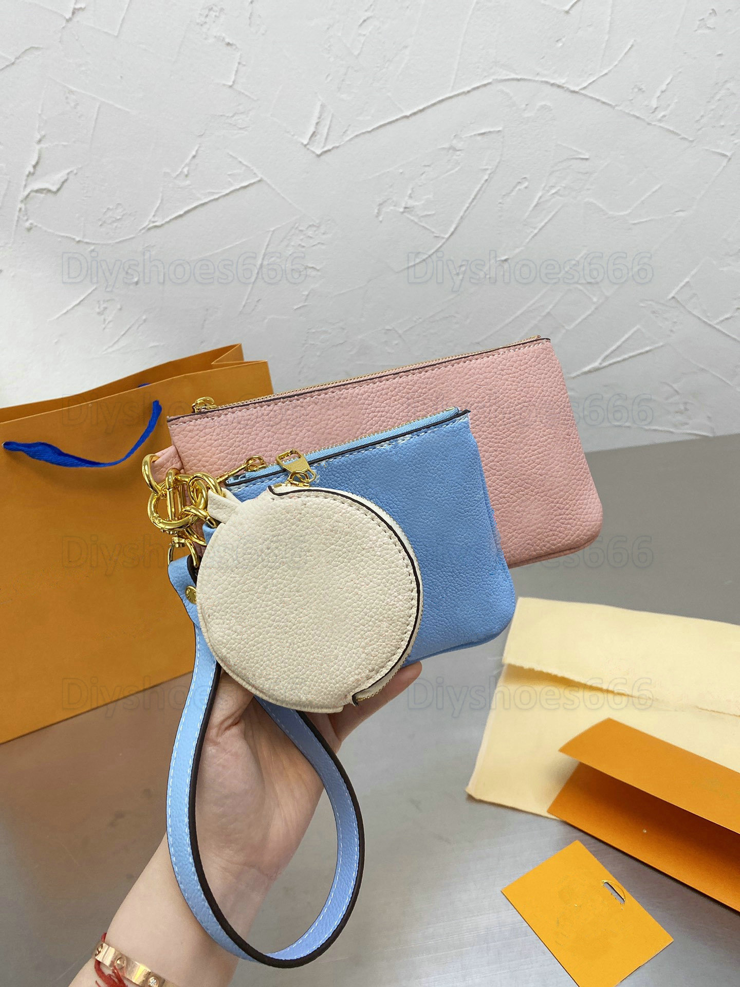 Crafty TRIO 3pcs Pouch Bag Three pouches Designer Womens Leather Handbag Designers Luxurys By The Pool Summer 2021ss collection Handle Purse, Red;black 
Crafty TRIO 3pcs Pouch Bag Three pouches Designer Womens Leather Handbag Designers Luxurys By The Pool Summer 2021ss collection Handle Purse, Red;black