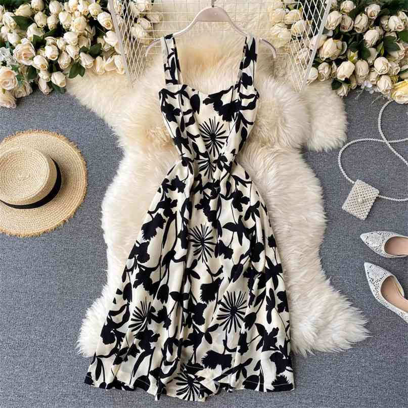 Summer Dress for Women Elegant Floral Print Retro Party Sexy V Neck Spaghetti Strap Sleeveless Midi Beach Holiday 210603, Black
Summer Dress for Women Elegant Floral Print Retro Party Sexy V Neck Spaghetti Strap Sleeveless Midi Beach Holiday 210603, Black