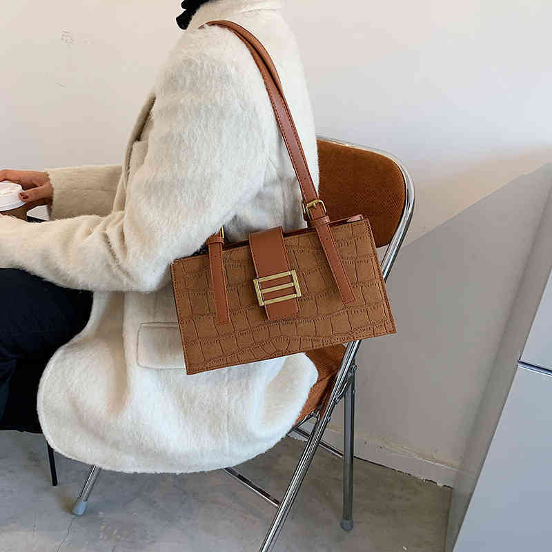 Winter stone grain frosted small square bag new simple hand leisure one shoulder women's Purse sale, Black
Winter stone grain frosted small square bag new simple hand leisure one shoulder women's Purse sale, Black