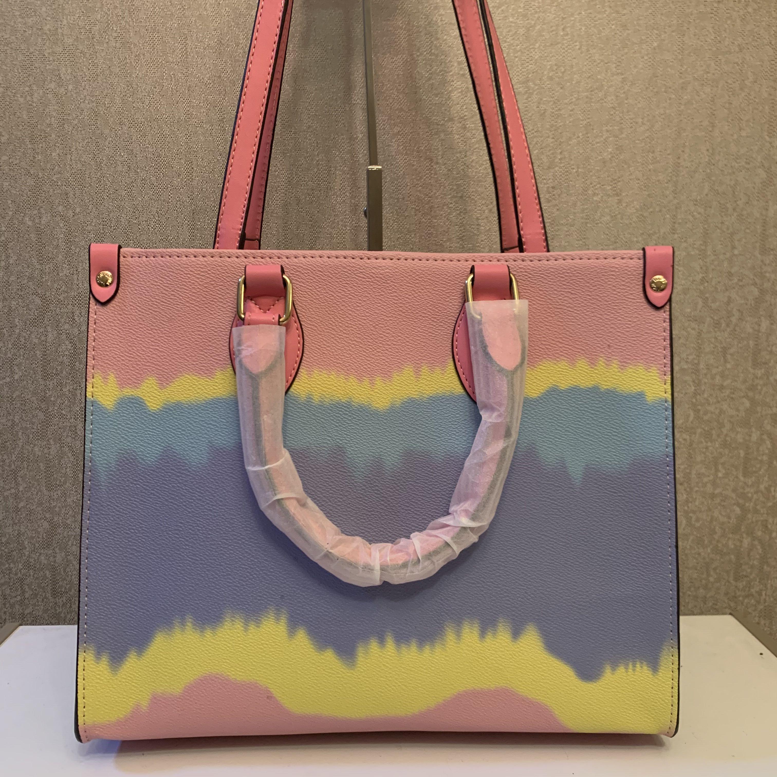 New Designers Handbag Luxurys handbags High Quality Ladies Chain Shoulder Bag Patent Leather Diamond Luxurys Evening Bags Cross body bag, Pink
New Designers Handbag Luxurys handbags High Quality Ladies Chain Shoulder Bag Patent Leather Diamond Luxurys Evening Bags Cross body bag, Pink