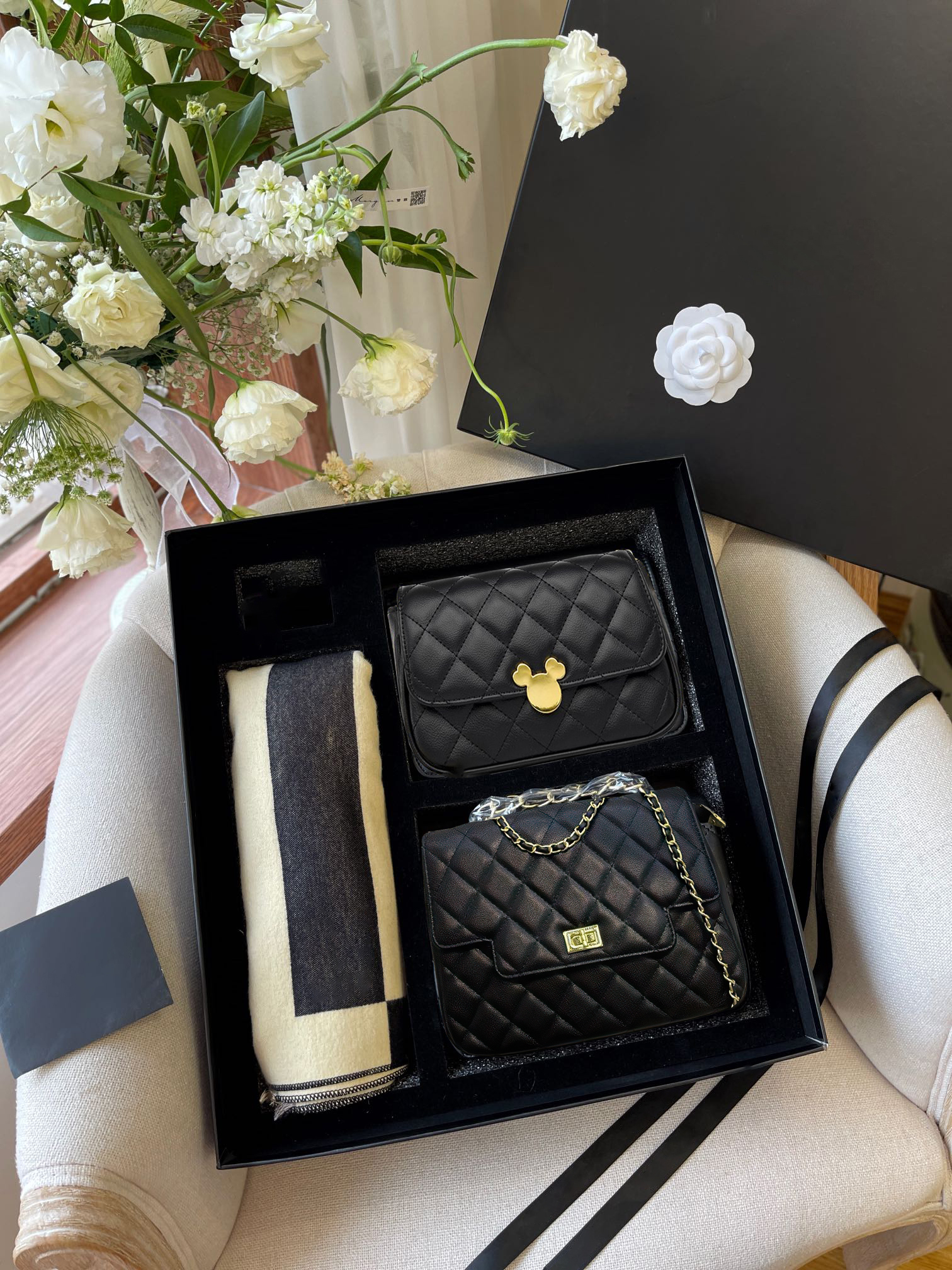 DA252 High Quality 2021 Luxurys Designers Bags Shoulder Bag Envelope Genuine Leather Handbag Messenger Women Totes Handbags Classic Crossbody Clutch Purse Wallet, Da252-black
DA252 High Quality 2021 Luxurys Designers Bags Shoulder Bag Envelope Genuine Leather Handbag Messenger Women Totes Handbags Classic Crossbody Clutch Purse Wallet, Da252-black