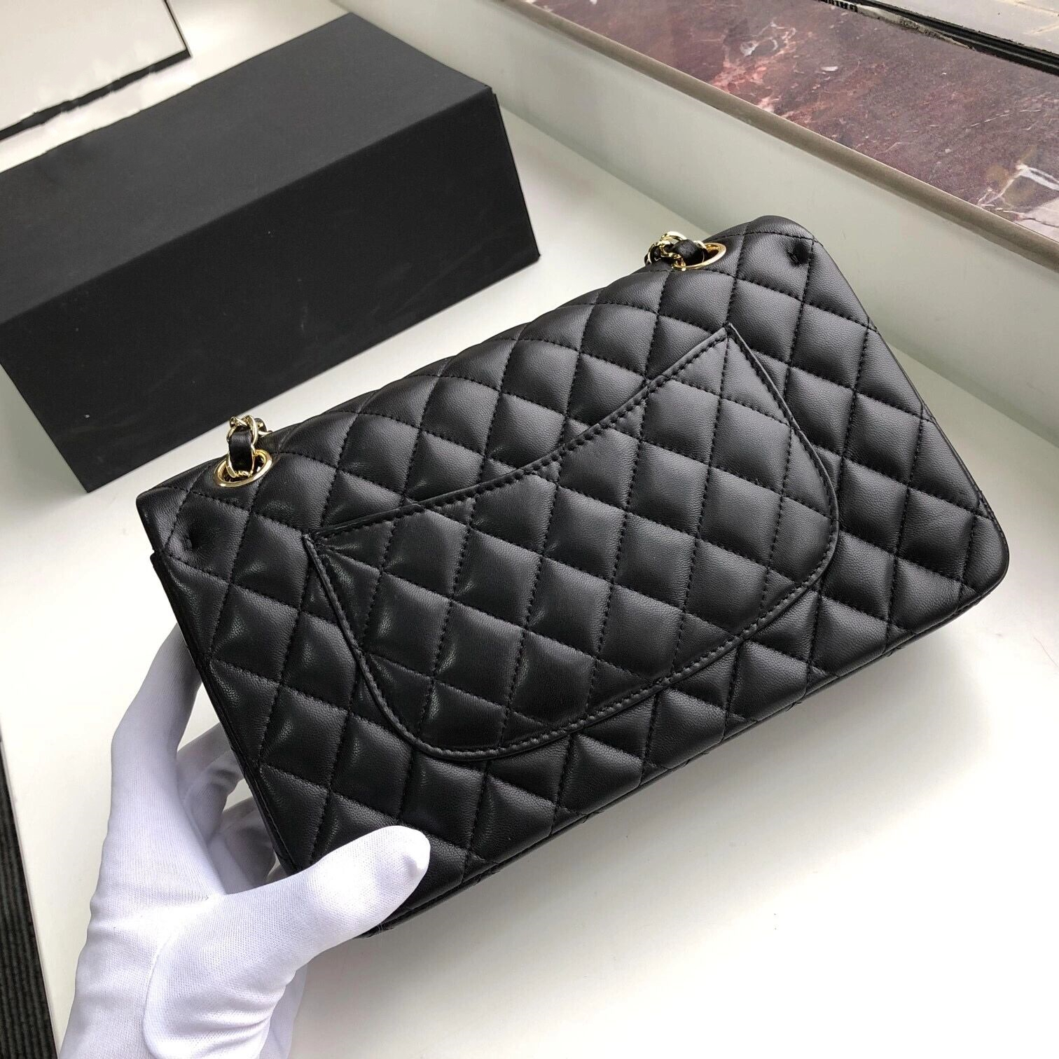 Luxury Designer Brand Sheepskin Bag Top-quality Classic Fashion Lady Women Original Genuine Leather WOC Lingge Shoulder Messenger Chain Bags
Luxury Designer Brand Sheepskin Bag Top-quality Classic Fashion Lady Women Original Genuine Leather WOC Lingge Shoulder Messenger Chain Bags