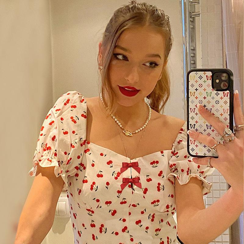 Square Neck Low-cut Crop Tops Womens Summer Kawali Y2K T-shirts Girl Cute 2000s Leisure Vacation Print Milkmaid Tee Shirt Women' T-Shirt, Red
Square Neck Low-cut Crop Tops Womens Summer Kawali Y2K T-shirts Girl Cute 2000s Leisure Vacation Print Milkmaid Tee Shirt Women' T-Shirt, Red