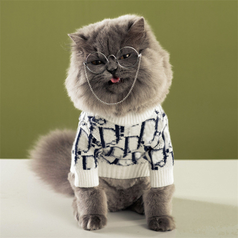 Stylish Buttoned Letter Dog Sweater Designer Knit Pattern Cotton Dogs Shirt Winter Soft Warm Pet Jacket
Stylish Buttoned Letter Dog Sweater Designer Knit Pattern Cotton Dogs Shirt Winter Soft Warm Pet Jacket