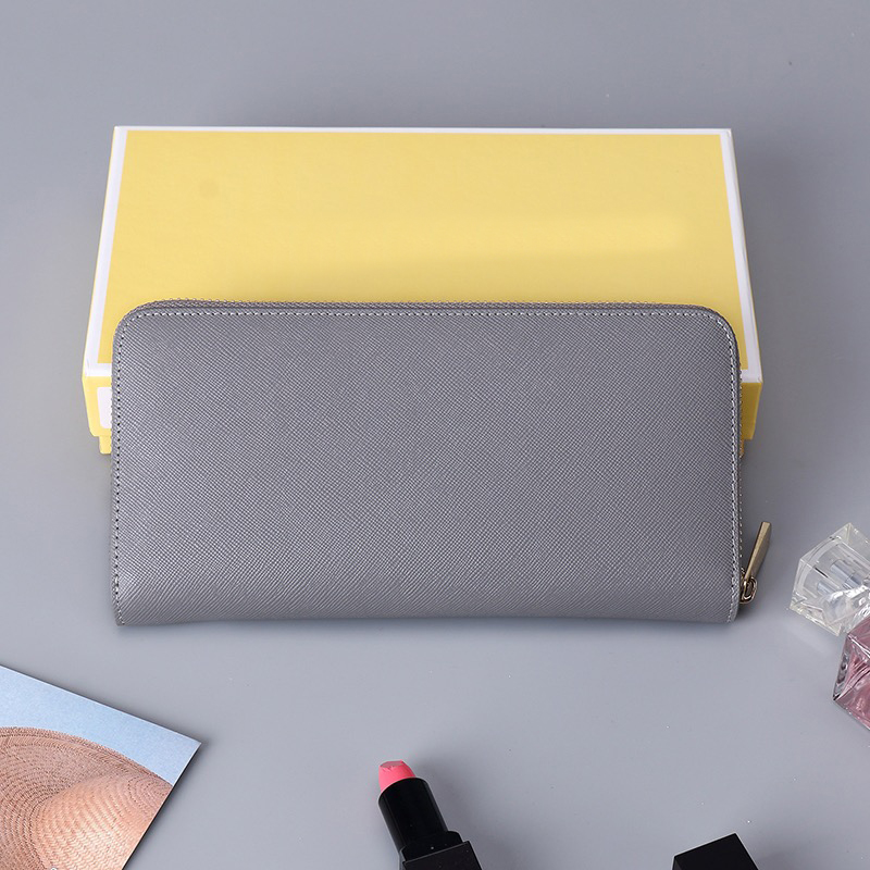 Come with box card dustbag fashion Women wallets Genuine leather long wallet single zipper clutch purse, Red;black
Come with box card dustbag fashion Women wallets Genuine leather long wallet single zipper clutch purse, Red;black