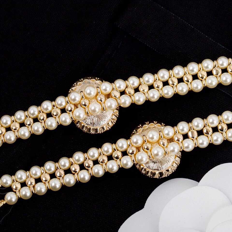 2021 Fashion style Charm pendant necklace with diamond and black white shell for women wedding jewelry gift have box stamp PS3056
2021 Fashion style Charm pendant necklace with diamond and black white shell for women wedding jewelry gift have box stamp PS3056