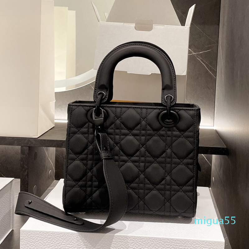 Designer Luxury Handbags Purses Women Shoulder bag Genuine Leather with Houndstooth Fabric CrossBodybag Saddle Handbag High Quality 
Designer Luxury Handbags Purses Women Shoulder bag Genuine Leather with Houndstooth Fabric CrossBodybag Saddle Handbag High Quality