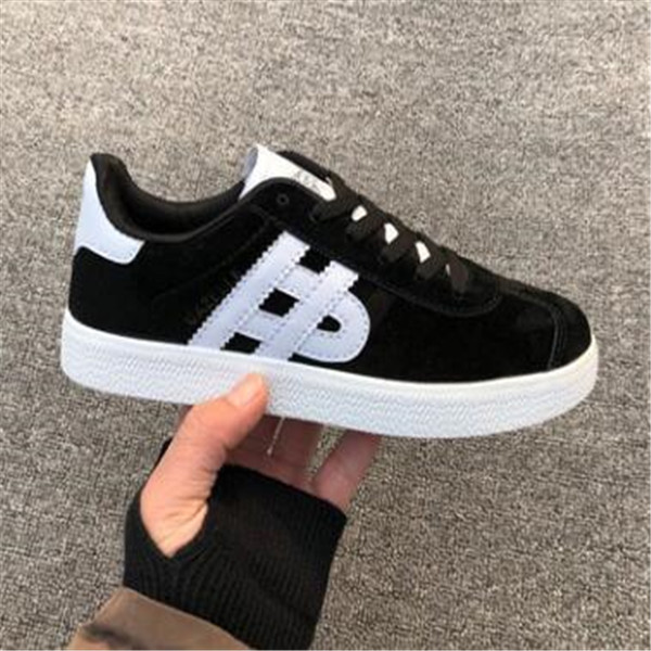 Top Quality Mens Suede Handball Spezial Spzl Gazelle casual shoes White Human Black ULTRA BOOST Original OG 36-44
Top Quality Mens Suede Handball Spezial Spzl Gazelle casual shoes White Human Black ULTRA BOOST Original OG 36-44