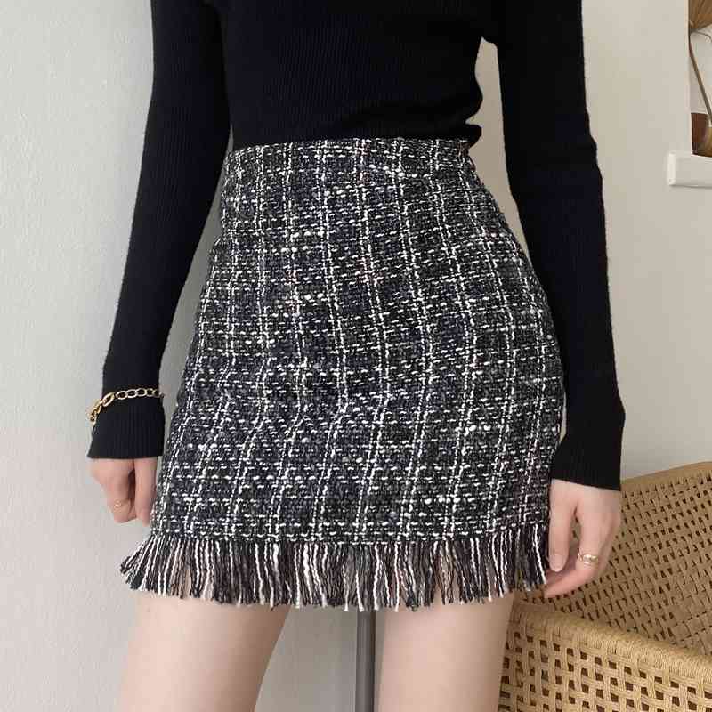 Colorfaith Spring Summer Women Woolen Mini Skirt In A Cage Vintage Plaid Tassel Skater High Waist Checkered SK5583 210619