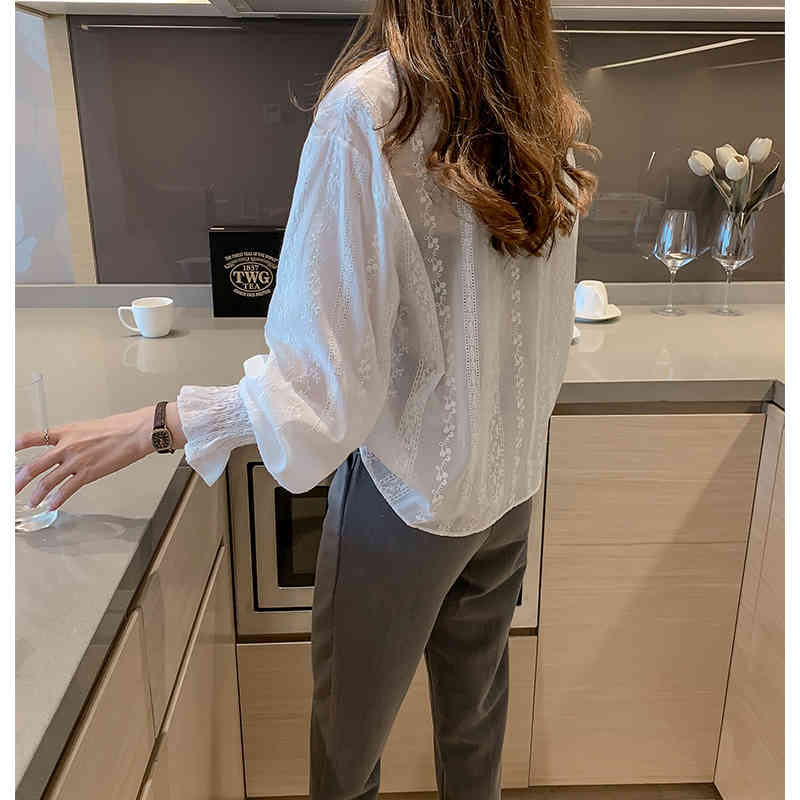 Autumn Fashion Women White Chiffon Blouses Long Sleeve Lace Women Tops Casual Floral Lady Tops Blusas Mujer De Moda 6202 50 210518