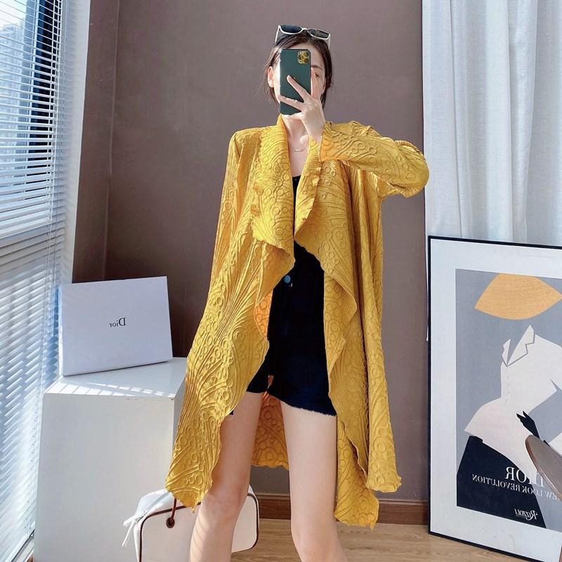 Women's Trench Coats 2022Women's Spring Long Sleeve Lapel Jacket Miyak Fold Fashion Large Size Loose And Thin Embroidered Flower Coat, Tan;black
Women's Trench Coats 2022Women's Spring Long Sleeve Lapel Jacket Miyak Fold Fashion Large Size Loose And Thin Embroidered Flower Coat, Tan;black