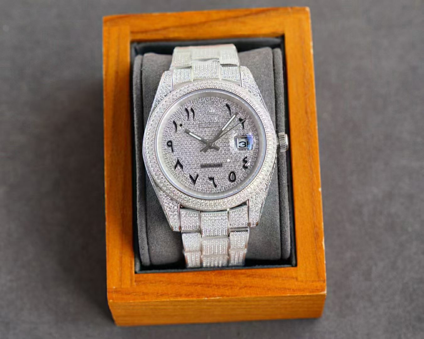2021 diamond watch arrival of the goods most eye-catching ball light man automatic mechanical watches Arabic numeral scale designer masterpi, Slivery;brown
2021 diamond watch arrival of the goods most eye-catching ball light man automatic mechanical watches Arabic numeral scale designer masterpi, Slivery;brown
