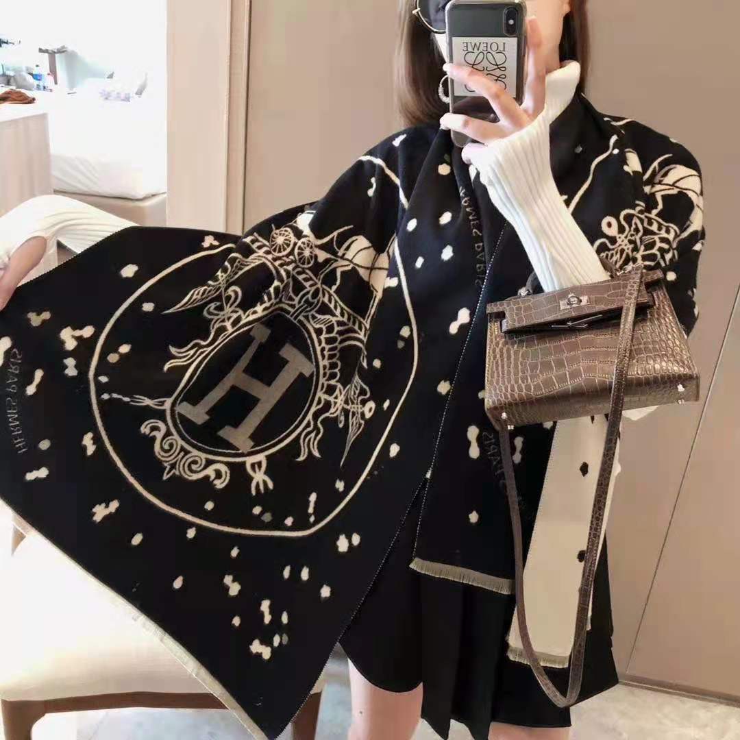 Autumn and Winter New Large H Double-Sided Brushed Cupid Scarf Female All-Matching Warm Scarf Thick Fashion Long Shawl, Blue;gray
Autumn and Winter New Large H Double-Sided Brushed Cupid Scarf Female All-Matching Warm Scarf Thick Fashion Long Shawl, Blue;gray