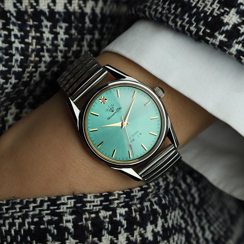 Wristwatches Shanghai Watch Diamond Brand Men's Retro Mechanical Green Dial Manual Spring Waterproof Stainless Steel Leather Strap 36mm, Brown belt style
Wristwatches Shanghai Watch Diamond Brand Men's Retro Mechanical Green Dial Manual Spring Waterproof Stainless Steel Leather Strap 36mm, Brown belt style