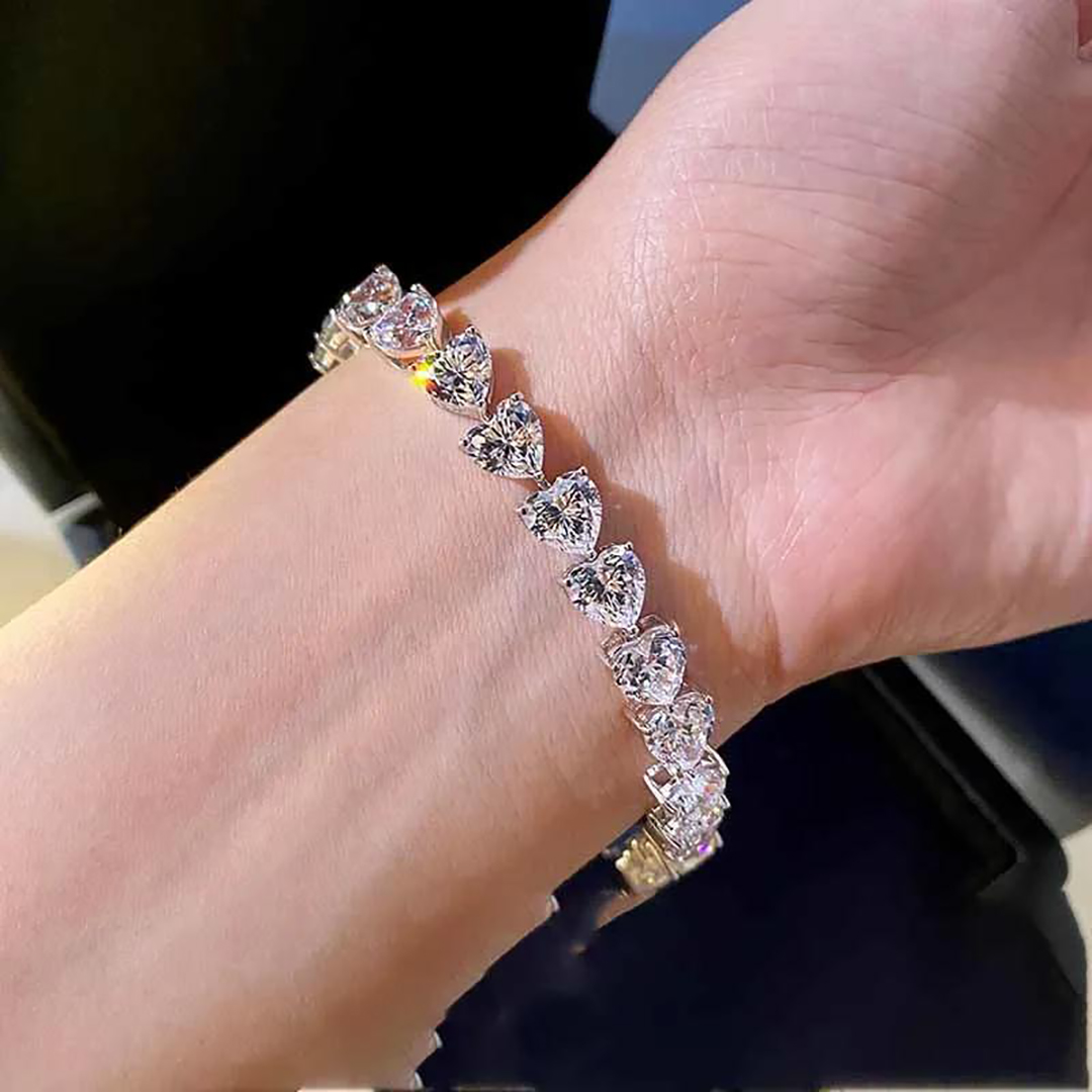 Luxurys Desingers Charm Bracelet Full Diamond Love Moissanite Irregular Bracelet Flashing Women Simple Hand Weeding Beach Dress Co