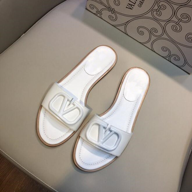 Brand 2022 summer mid-heel women sandals fashion thick-heel square-toe flip flops and half-wear slippers, Black
Brand 2022 summer mid-heel women sandals fashion thick-heel square-toe flip flops and half-wear slippers, Black