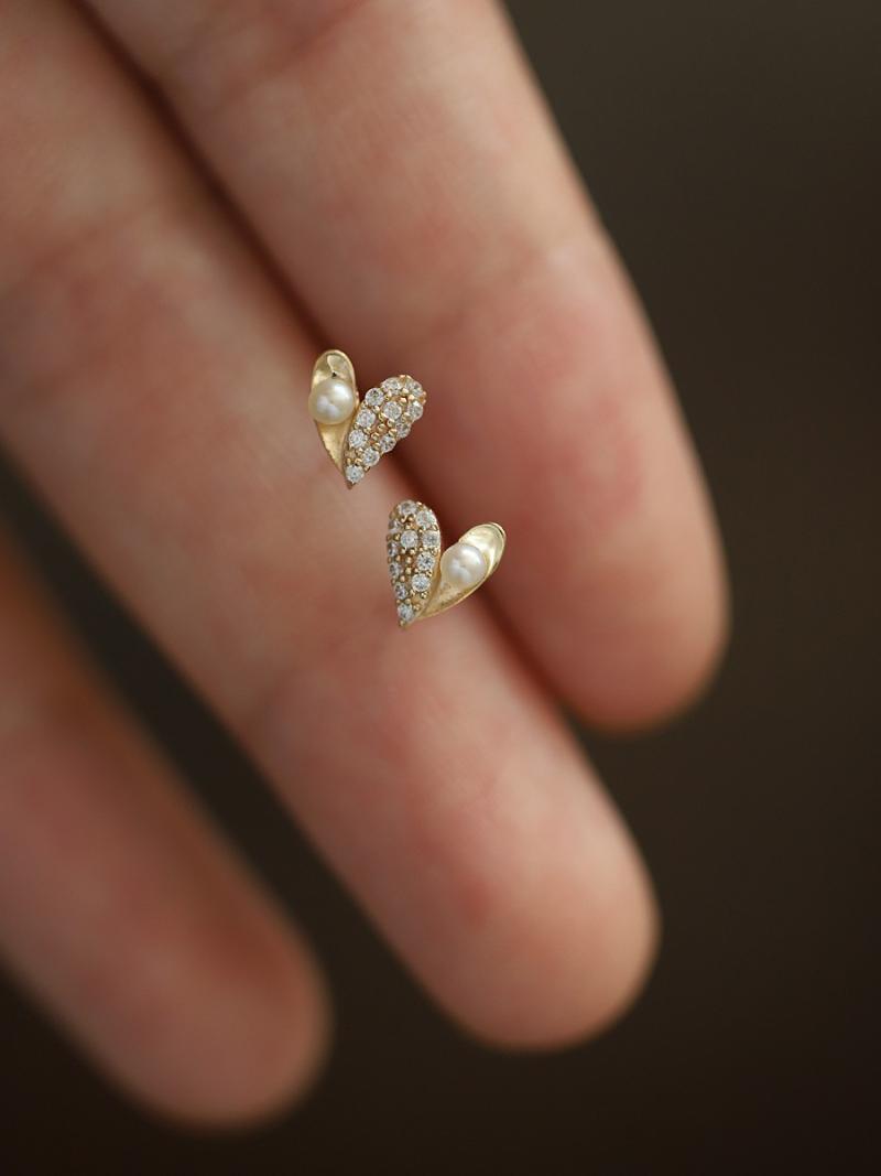Stud Micro-inlaid Hao Shi Freshwater Pearl Temperament Love Small And Versatile Mini Earrings, Golden;silver
Stud Micro-inlaid Hao Shi Freshwater Pearl Temperament Love Small And Versatile Mini Earrings, Golden;silver