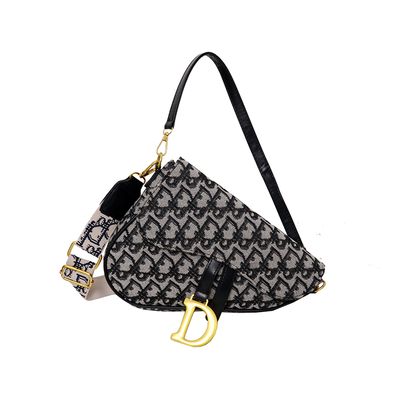 luxurys designers brands women's shoulder bag fashion diagonal classic handbag retro saddle Two shoulders straps
luxurys designers brands women's shoulder bag fashion diagonal classic handbag retro saddle Two shoulders straps