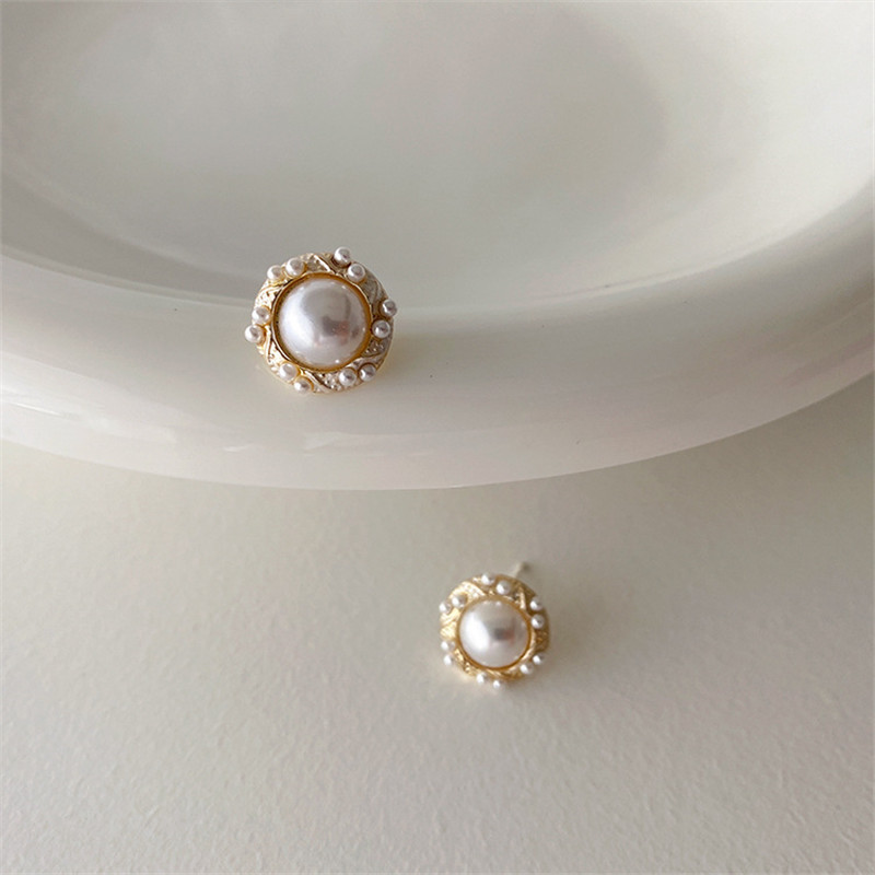 Baroque Pearl Stud Earrings For Women Vintage Gold Color Small Earring Temperament Korean Round Pendientes Jewelry Gift
Baroque Pearl Stud Earrings For Women Vintage Gold Color Small Earring Temperament Korean Round Pendientes Jewelry Gift