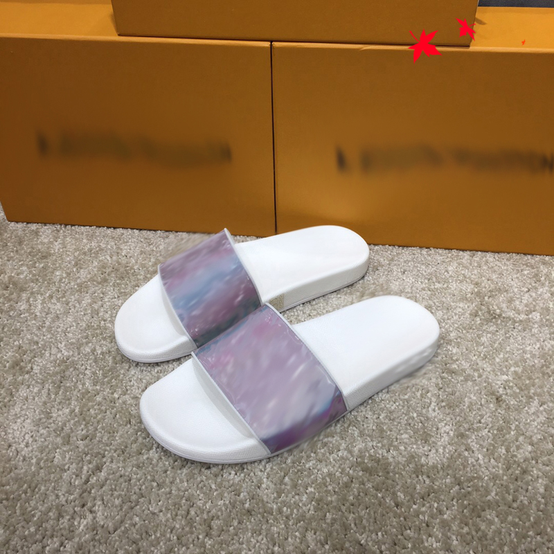 2021 Slipper Designer Slide Summer sandals Fashion Men Beach Indoor Flat Flip Flops Leather luxurys Shoes mens Slippers with box Size 39-45 -H147, White
2021 Slipper Designer Slide Summer sandals Fashion Men Beach Indoor Flat Flip Flops Leather luxurys Shoes mens Slippers with box Size 39-45 -H147, White
