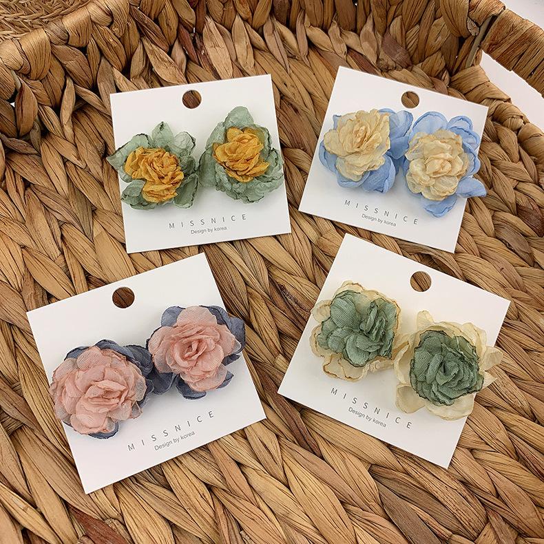 Stud 2022 Chiffon Cloth Rose Flower Big Earrings For Women Fashion Jewelry Boucle Oreille Femme Brincos Wholesale, Golden;silver
Stud 2022 Chiffon Cloth Rose Flower Big Earrings For Women Fashion Jewelry Boucle Oreille Femme Brincos Wholesale, Golden;silver