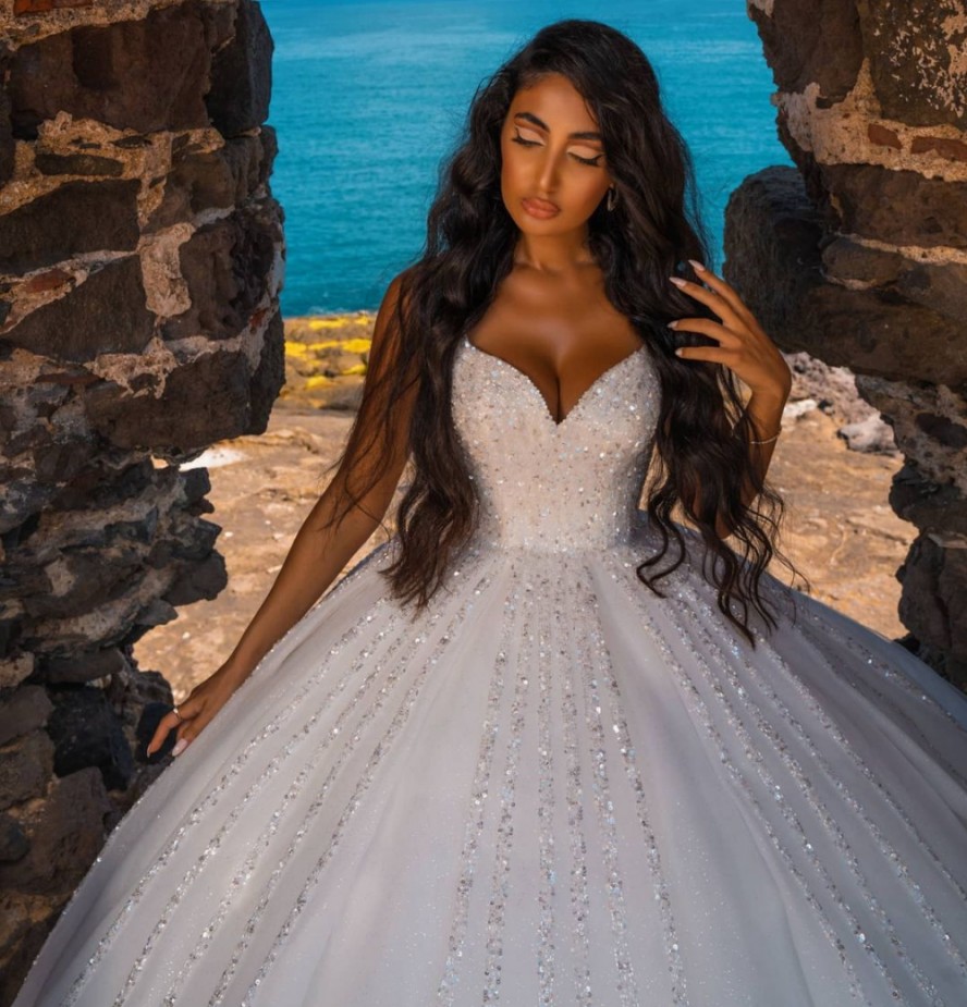 Sparkling Arabic Dubai Wedding Dress 2023 Beaded Sequins Crystals Bridal Gown Plus Size Custom Made Vestidos Robe De Mariage