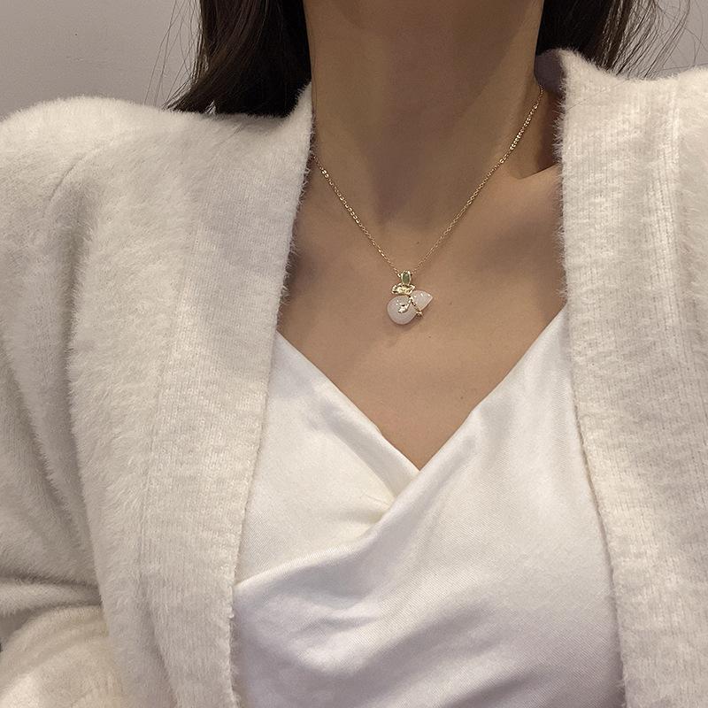 Pendant Necklaces TIMEONLY Vintage White Green Crystal Gourd Lucky Charms Neckalce For Women Valentine Day Accessories Delicate
Pendant Necklaces TIMEONLY Vintage White Green Crystal Gourd Lucky Charms Neckalce For Women Valentine Day Accessories Delicate
