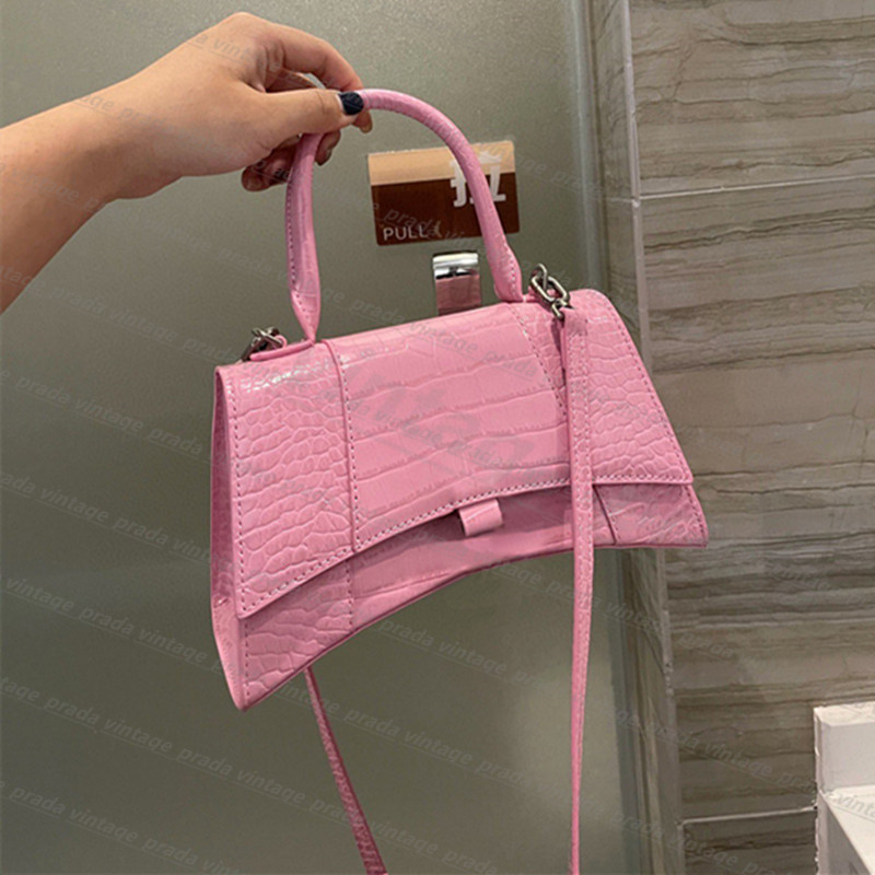 5A quality Genuine Leather fashion Hourglass shoulder bag Luxury designer messenger for women Back Top Handle men canvas handbag small class
5A quality Genuine Leather fashion Hourglass shoulder bag Luxury designer messenger for women Back Top Handle men canvas handbag small class