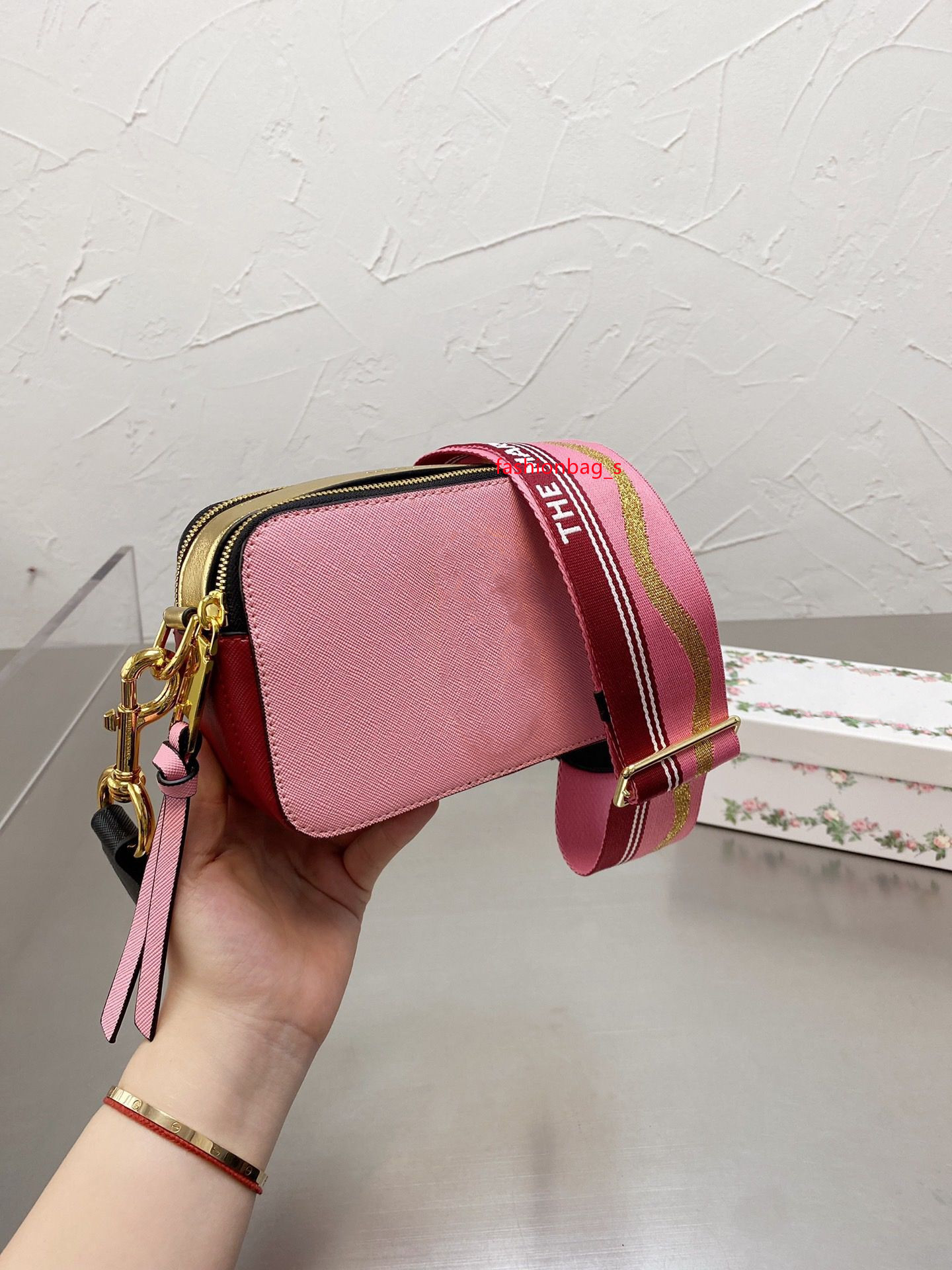 2021 Fashion Ladie Handbag Famous Summer Bags Mini Snapshot Camera Bag Small Crossbody Bag Women Shoulder Bags Messenger Bag
2021 Fashion Ladie Handbag Famous Summer Bags Mini Snapshot Camera Bag Small Crossbody Bag Women Shoulder Bags Messenger Bag