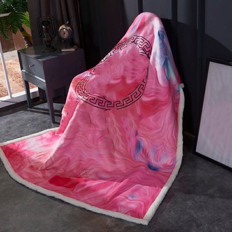 2021 fashion designer blankets sofa bed soft pink printed home decoration luxury throw blanket with lamb fur high quality
2021 fashion designer blankets sofa bed soft pink printed home decoration luxury throw blanket with lamb fur high quality
