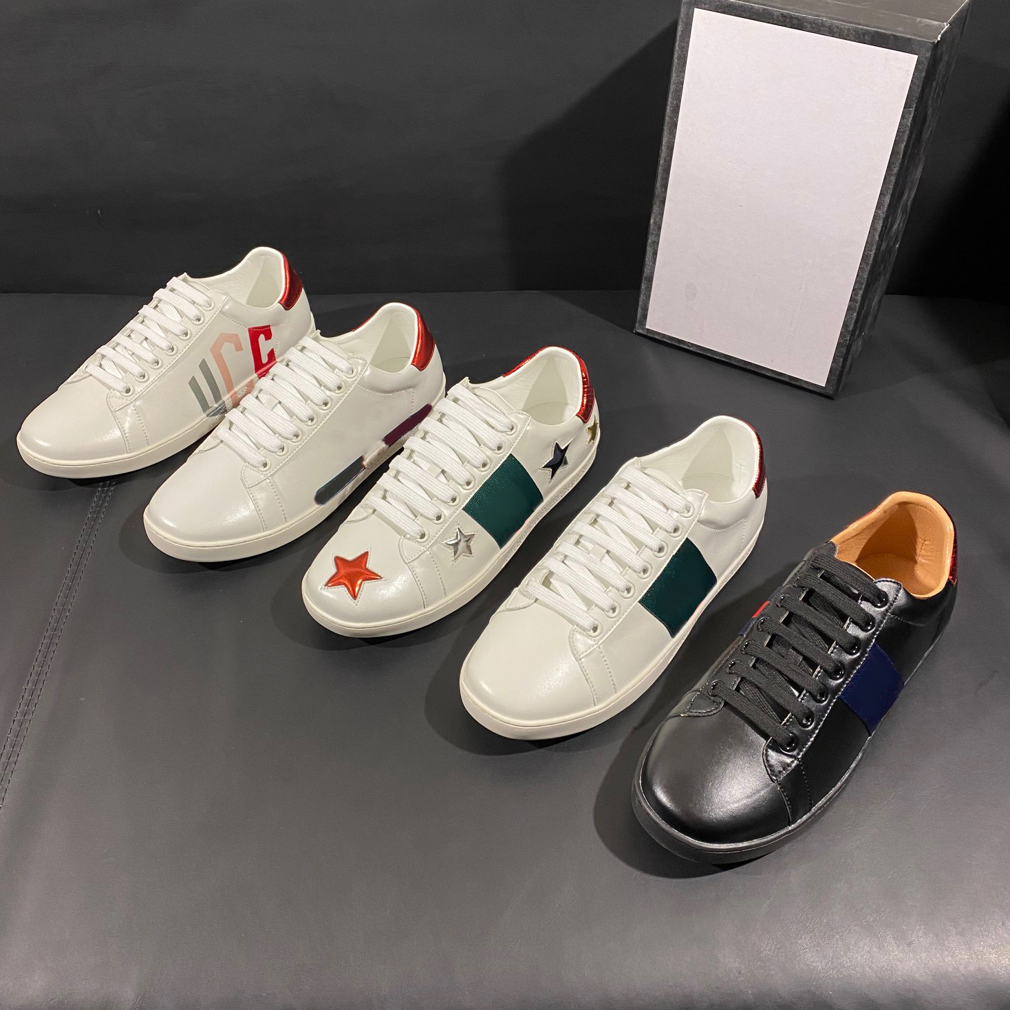 Luxurys Designer Shoes Men Women Sneakers Chaussures Leather Trainers Embroidery Stripes Sneaker Walking Sports Shoe size 35-47
Luxurys Designer Shoes Men Women Sneakers Chaussures Leather Trainers Embroidery Stripes Sneaker Walking Sports Shoe size 35-47