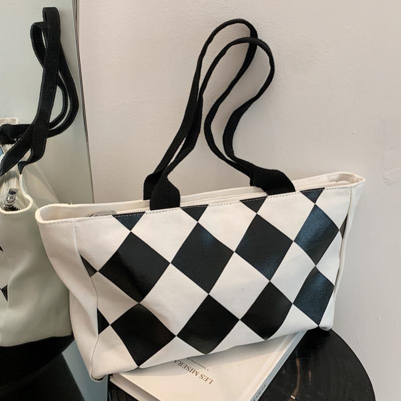 Evening Bags 2021 Korea Fashion Checkerboard Single Shoulder Large Capacity Canvas Tote Bag Female Simple Casual
Evening Bags 2021 Korea Fashion Checkerboard Single Shoulder Large Capacity Canvas Tote Bag Female Simple Casual