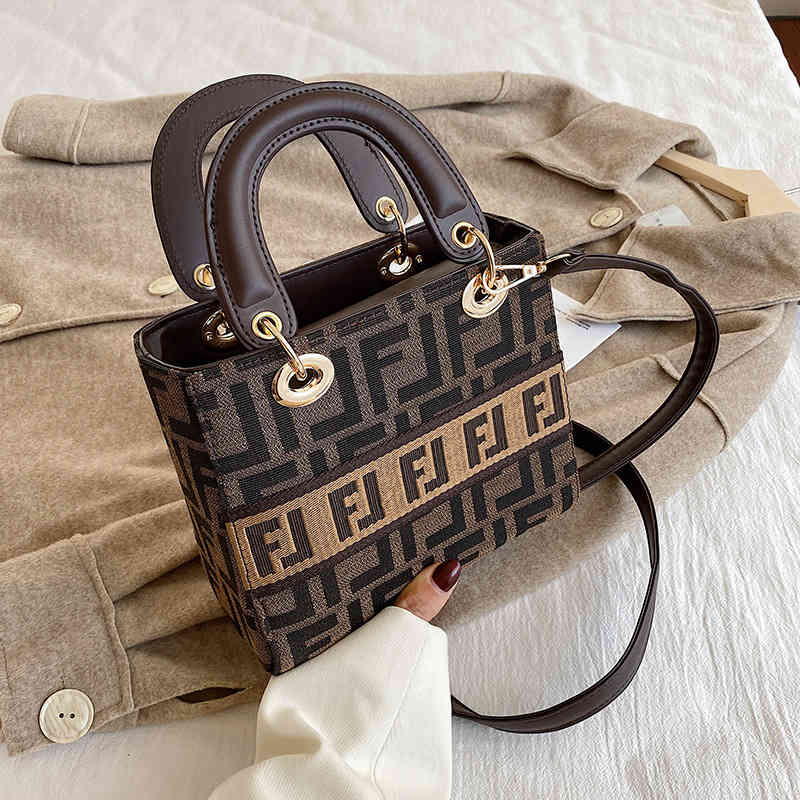 handbag Foreign style female 2021 fashion Diana bag net red Single Shoulder Messenger Bag, Blue
handbag Foreign style female 2021 fashion Diana bag net red Single Shoulder Messenger Bag, Blue